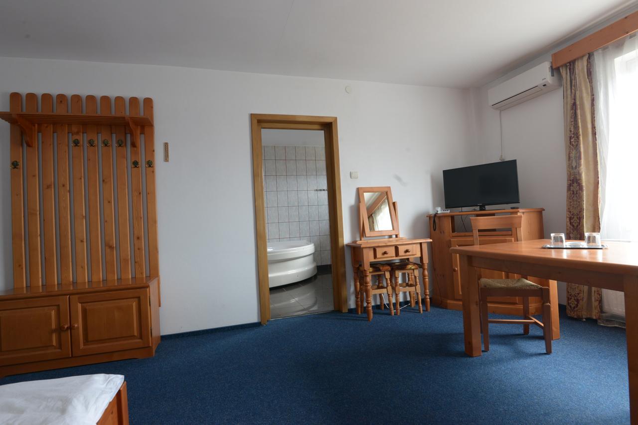 Hotel Maier 후네도아라 외부 사진